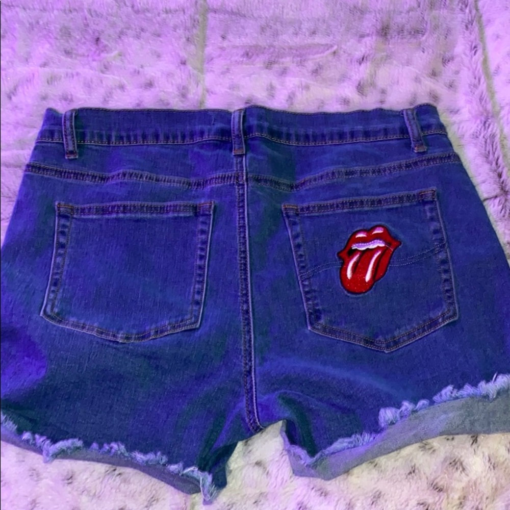 Denim shorts w rolling stone tongue